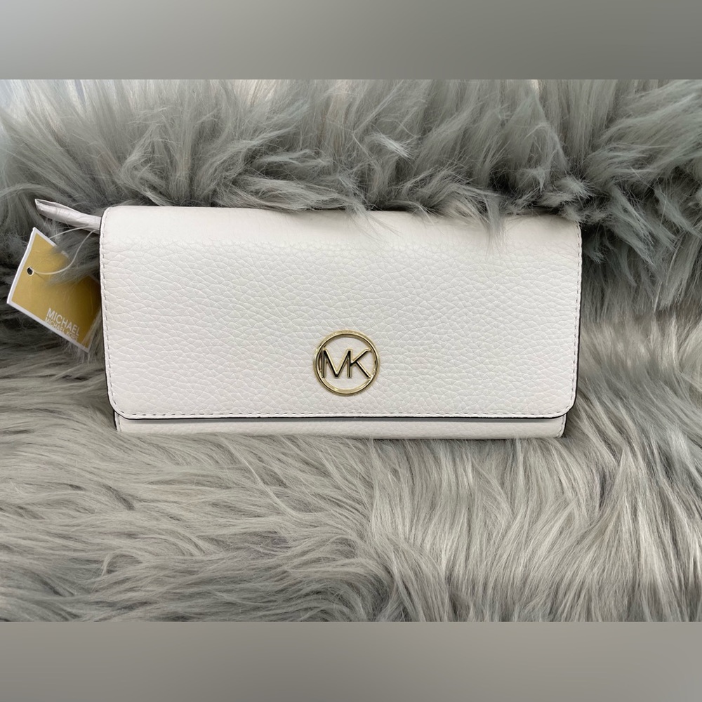 Michael Kors Fulton Flap Leather Wallet -NWT
